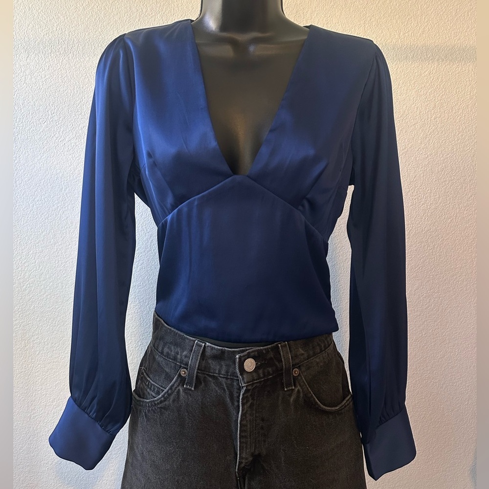 Abercrombie & Fitch Cropped Satin Plunge Navy Blouse - Picture 2 of 15